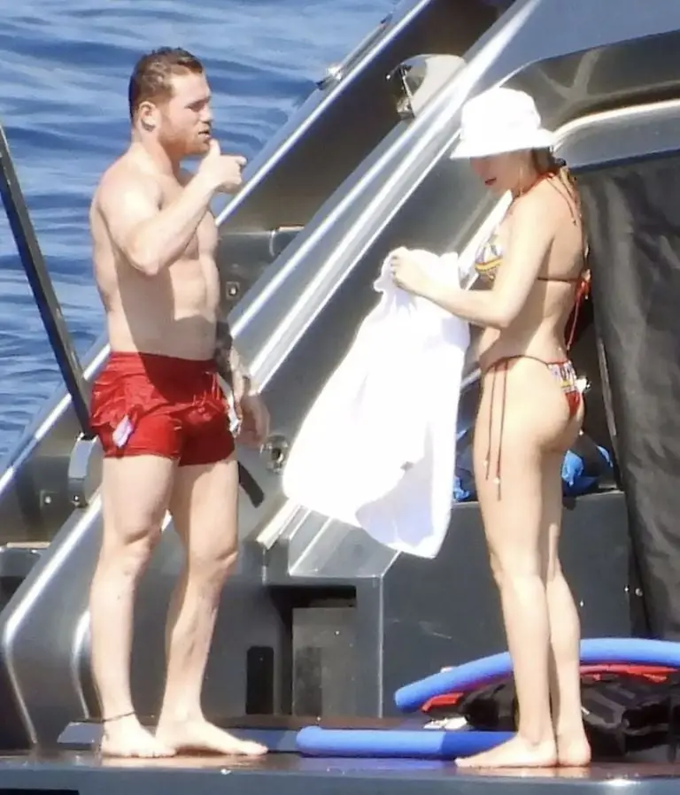 Captan a esposa del Canelo con sorprendente bikini en Italia. Foto: Grosby Group