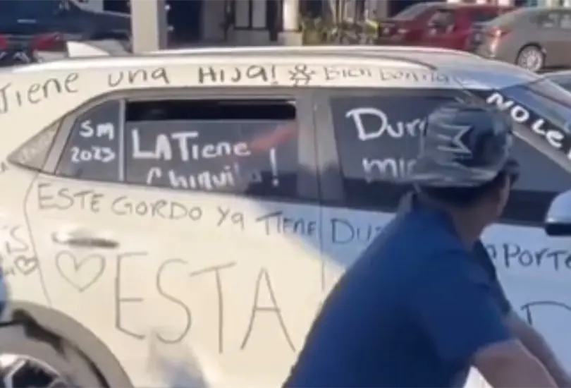 Una mujer decidi&oacute; vengarse y rayar el auto de su esposo luego de descubrir que la estaba enga&ntilde;ando