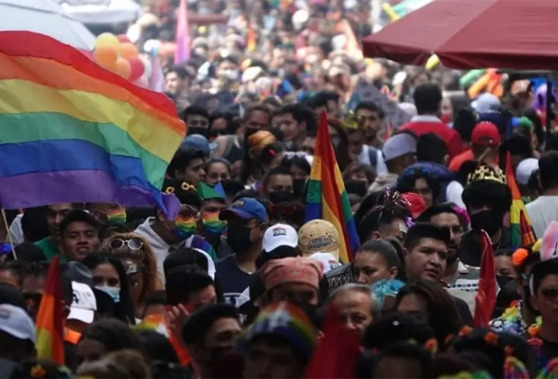 La Marcha del Orgullo dio inició en el Ángel de la Independencia y finalizará como cada año en el Zócalo capitalino. La Marcha del Orgullo dio inició en el Ángel de la Independencia y finalizará como cada año en el Zócalo capitalino.