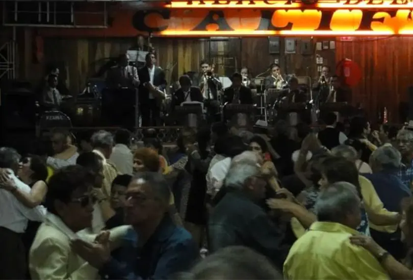 Si te gusta bailar salsa no te puedes perder estos lugares en la CDMX Si te gusta bailar salsa no te puedes perder estos lugares en la CDMX