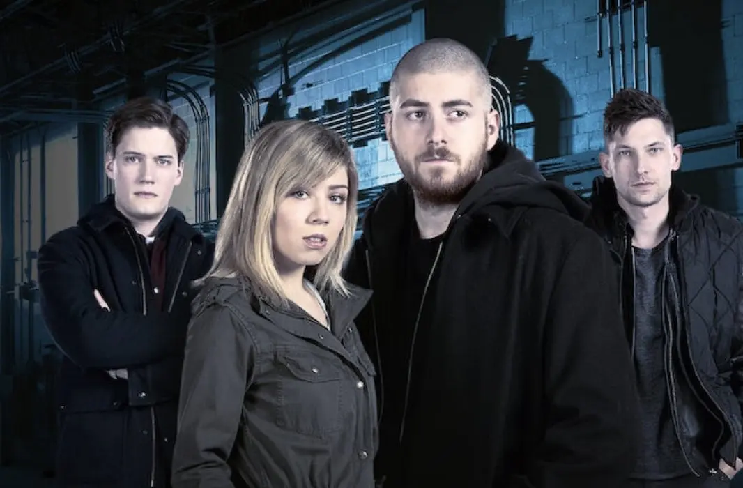 Se desarrolla en una pequeña ciudad, donde una misteriosa enfermedad mata a las personas mayores de 22 años, y el gobierno impone una cuarentena que obligará a sus habitantes a valerse por sí mismos.