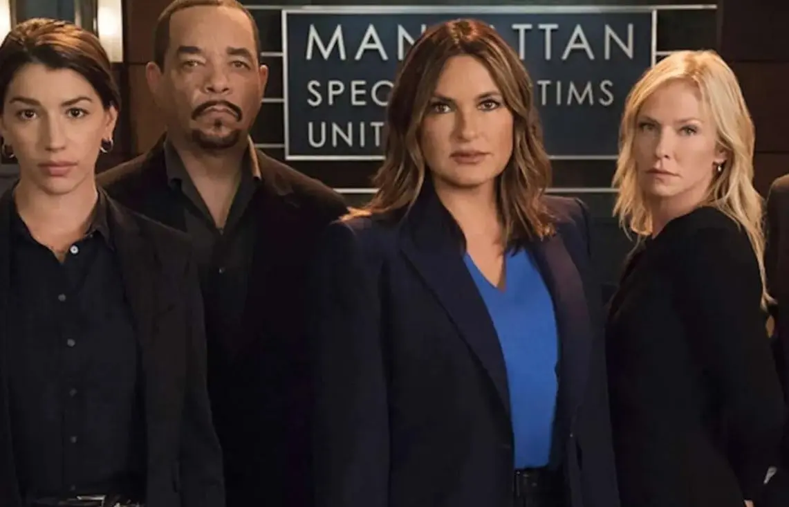 Comenzó a transmitirse en 1999 y continúa al aire. En total lleva 24 temporadas y 538 episodios. 