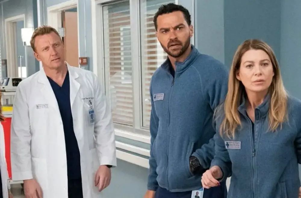 Comenzó a transmitirse en 2005 y sigue al aire, aunque casi ningún personaje inicial continúa. Lleva 19 temporadas y 420 episodios.