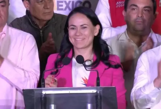 Alejandra del Moral reconoce triunfo de Delfina Gómez. 