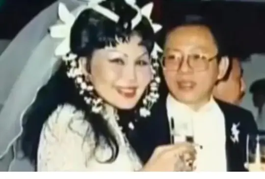¿Lyn May desenterró a su esposo y durmió con su cadáver como asegura? ¿Lyn May desenterró a su esposo y durmió con su cadáver como asegura?