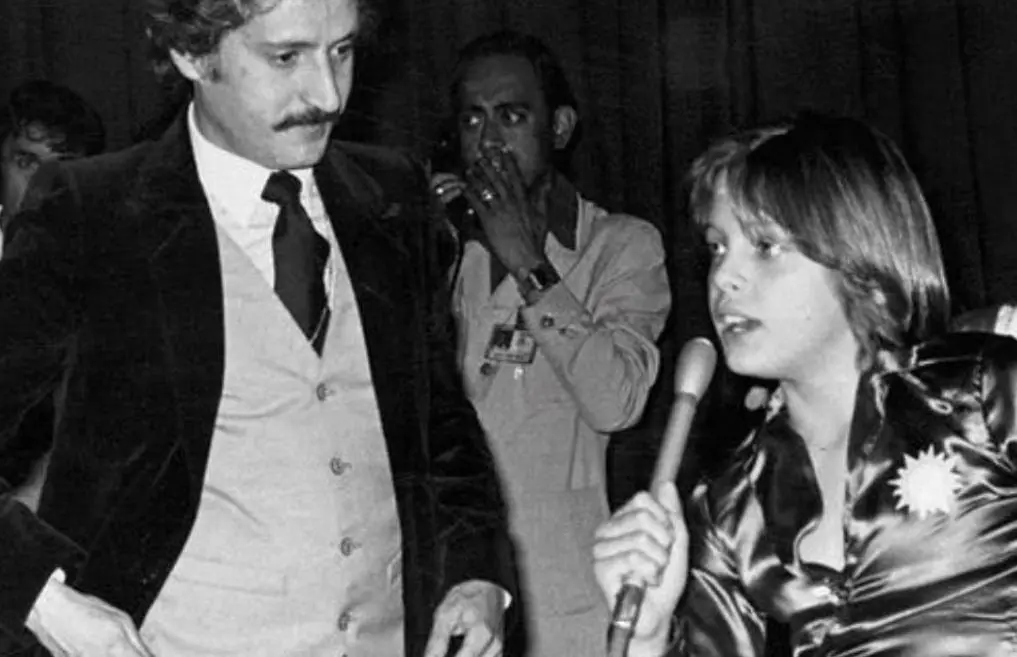 'Micky' inici&oacute; su carrera a los 11 a&ntilde;os cuando debut&oacute; en la boda de la hija del entonces presidente de M&eacute;xico, Jos&eacute; L&oacute;pez Portillo.