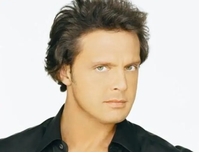 Un a&ntilde;o m&aacute;s tarde, lanz&oacute; su primera producci&oacute;n con mariachi, un homenaje a M&eacute;xico llamado 'M&eacute;xico en la piel'.