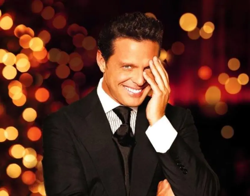 En 2006 present&oacute; 'Navidades', en el que recopil&oacute; 11 temas navide&ntilde;os estadounidenses.