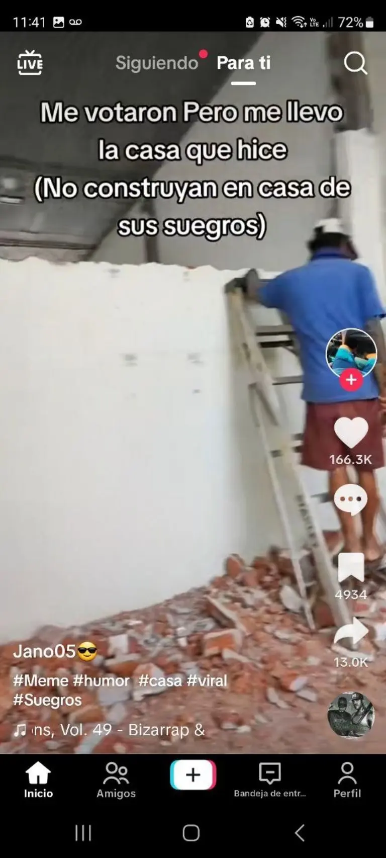 El hombre destrozó la casa que construyó en casa de sus suegros