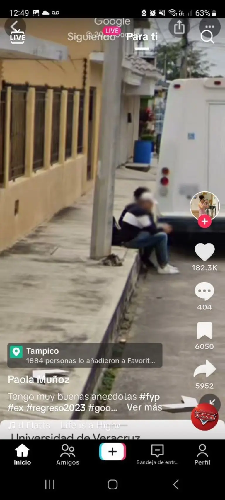 Jóvenes son capatados por Google Maps - Tomada de video