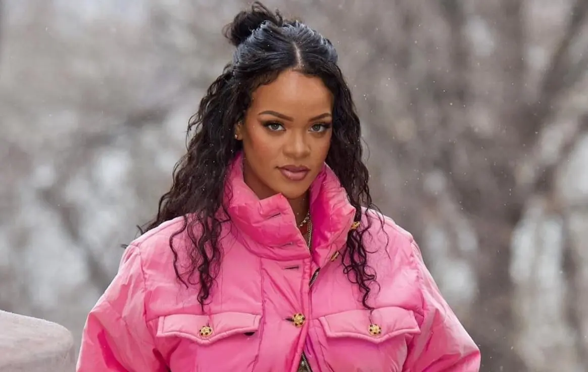 Ahora tiene 35 a&ntilde;os, mantiene una relaci&oacute;n con el m&uacute;sico A$AP Rocky y tienen un hijo.