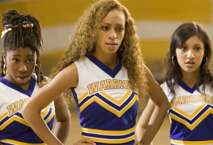 Triunfos Robados 3 se estren&oacute; en 2006 y ha sido una de las pel&iacute;culas m&aacute;s exitosas de la saga porque cont&oacute; con la participaci&oacute;n especial de Rihanna. La cinta gira alrededor de Britney Allen, una capitana de porristas, a la que la vida le cambia cuando su pap&aacute; es transferido de su trabajo y se tiene que cambiar de escuela. 