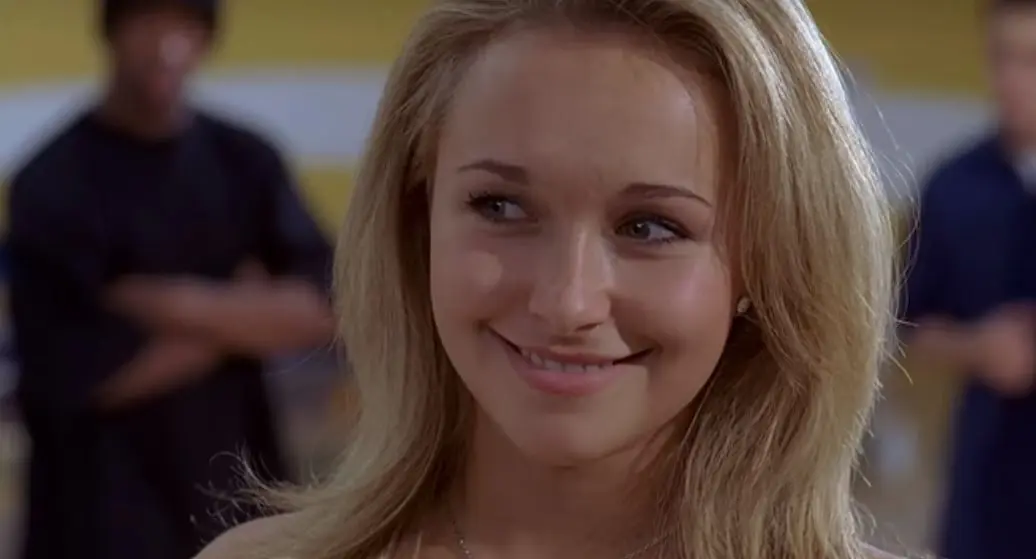 Hayden Panettiere interpret&oacute; a Britney Allen