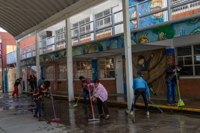 ¿Habrá clases los sábados en las primarias y secundarias? Foto: Cuartoscuro
