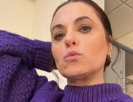 Interpret&oacute; a Azucena.