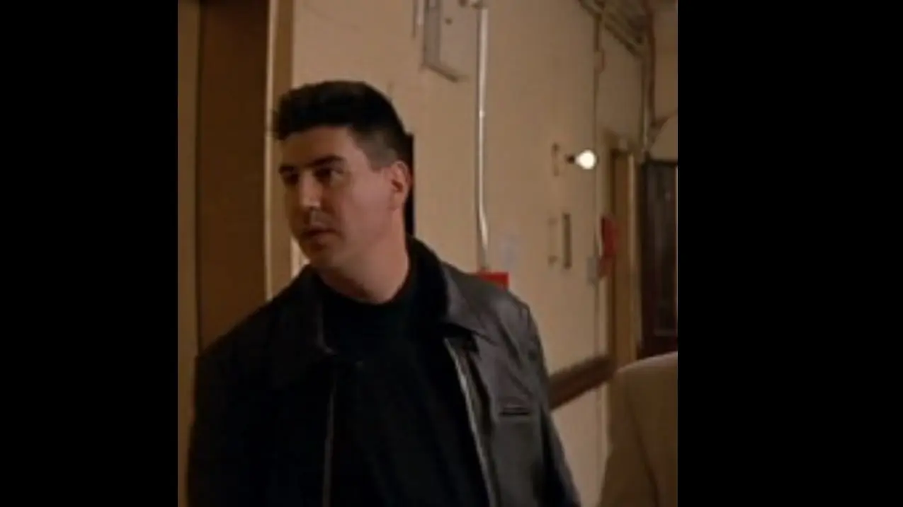 Peter Appel interpret&oacute; a Malky