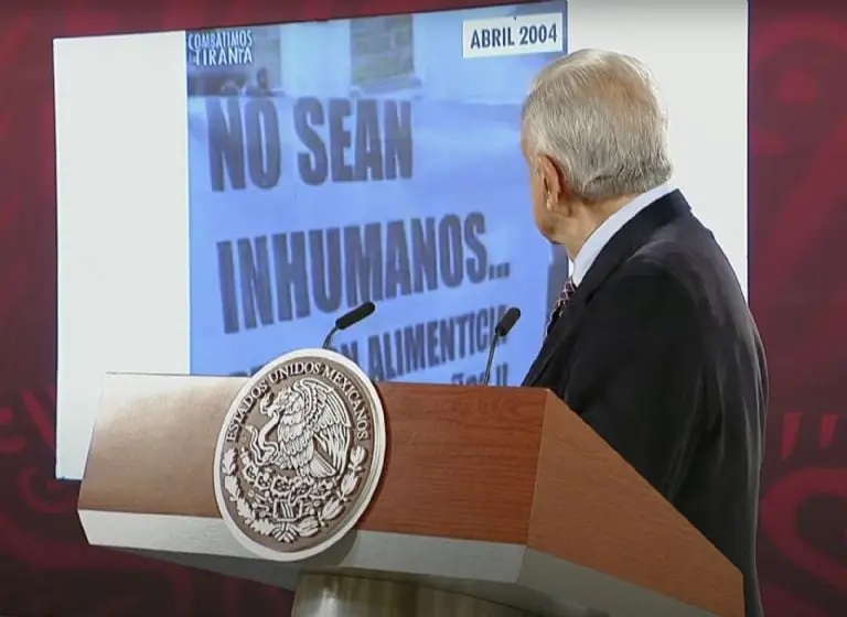 AMLO desmiente a Vicente Fox y lo llama hipócrita por no ayudar a los adultos mayores. Foto: Gobierno de México