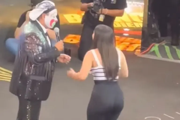 Joven de 20 años conquista a Payaso Brincos Dieras - Tomada de video