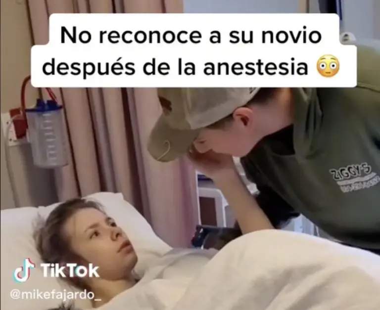 Joven despierta de una cirugía y no reconoce a su novio por la anestesia. Foto: Tik Tok