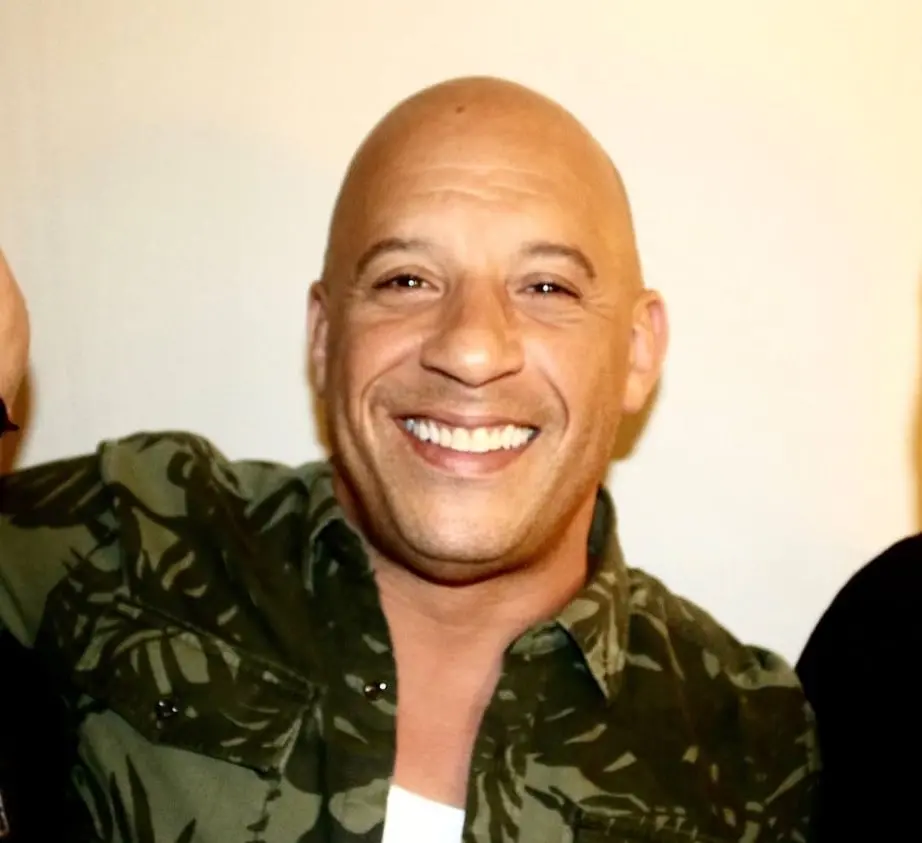 Ahora tiene 55 años, está casado con Paloma Jiménez y tienen 3 hijos. Es protagonista de la saga de películas Rápidos y Furiosos.