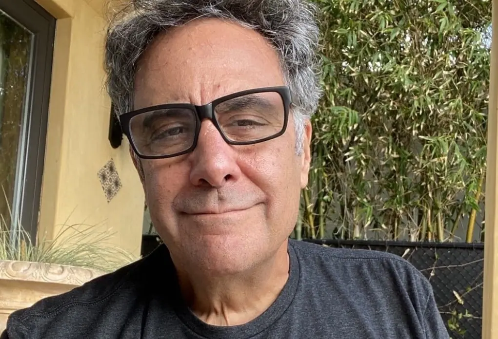 Ahora tiene 61 años, en 2021 se casó con IsaBeall Quella. Ha trabajado en las series Bubpkis y Single Parents.