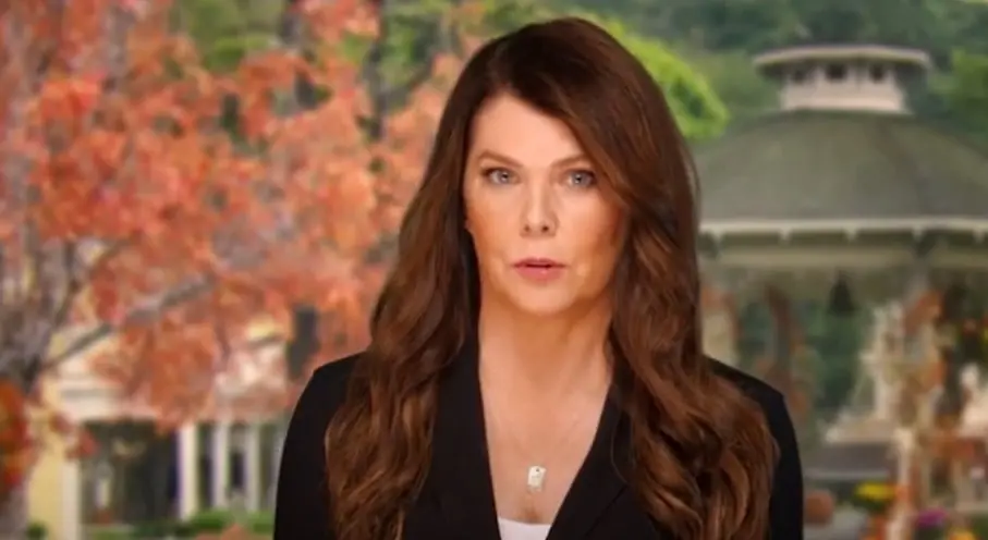 Ahora tiene 56 años, ha trabajado en series como Parenthood y Gilmore Girls: Un nuevo año.