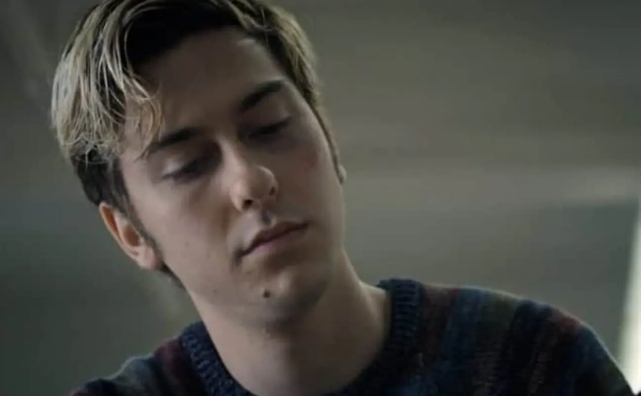 En esta adaptación, el estudiante Light encuentra un cuaderno negro que mata a las personas cuyos nombres se escriban en él y el joven comienza a usarlo para eliminar criminales y personas que han escapado de la justicia.