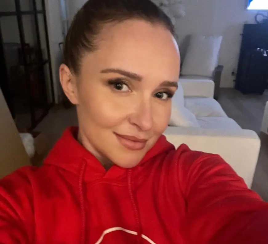 Ahora tiene 33 años, estuvo casada con el exboxeador Vladímir Klichkó, pero se divorciaron y renunció la custodia de su hija por sus adicciones.