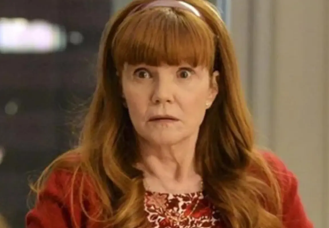 Ahora tiene 67 años, ha trabajado en series como The Good Fight y La maravillosa Sra. Maisel. 