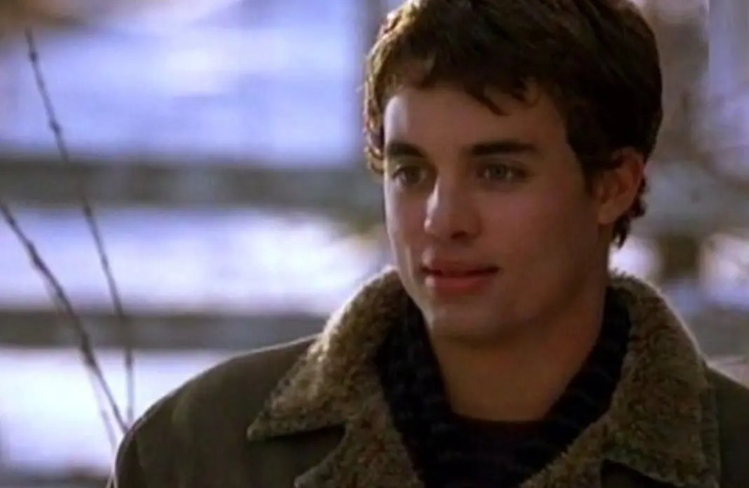 Trevor Blumas interpretó a Teddy Harwood