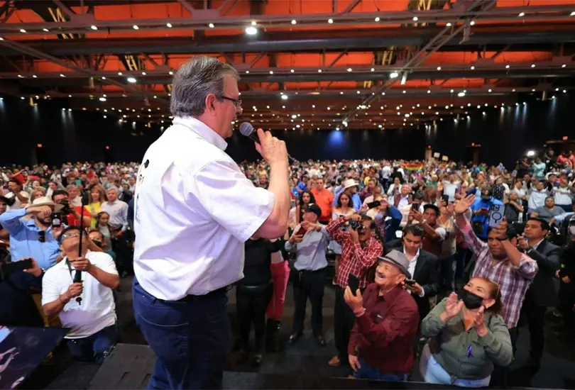 Ebrard dijo que apoyar&aacute; lo que decida Morena respecto a las medidas cautelares del INE