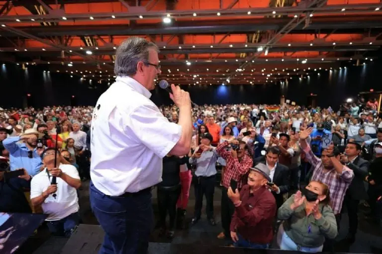 Ebrard quedó en segundo lugar en la encuesta de Morena. Foto: Twitter.