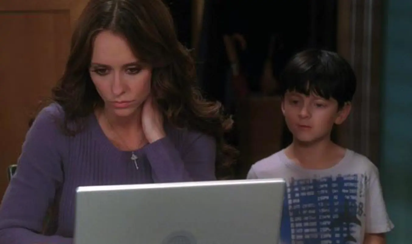 Connor Gibbs interpretó a Aiden Lucas, hijo de Melinda 