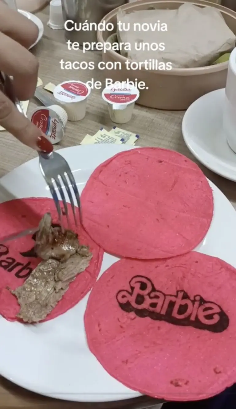 Barbie: tortillería se hace viral por vender tortillas rosas. Foto: Tik Tok