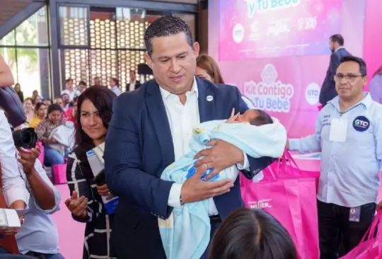 El gobierno de Guanajuato apoya a las madres con el Kit Contigo y tu bebé.