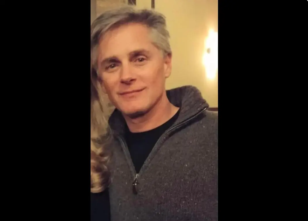 Ahora tiene 62 años y está casado con la actriz Julie Pinson. Después de la serie participó en otros programas como Hospital central, pero ahora está retirado de la actuación.