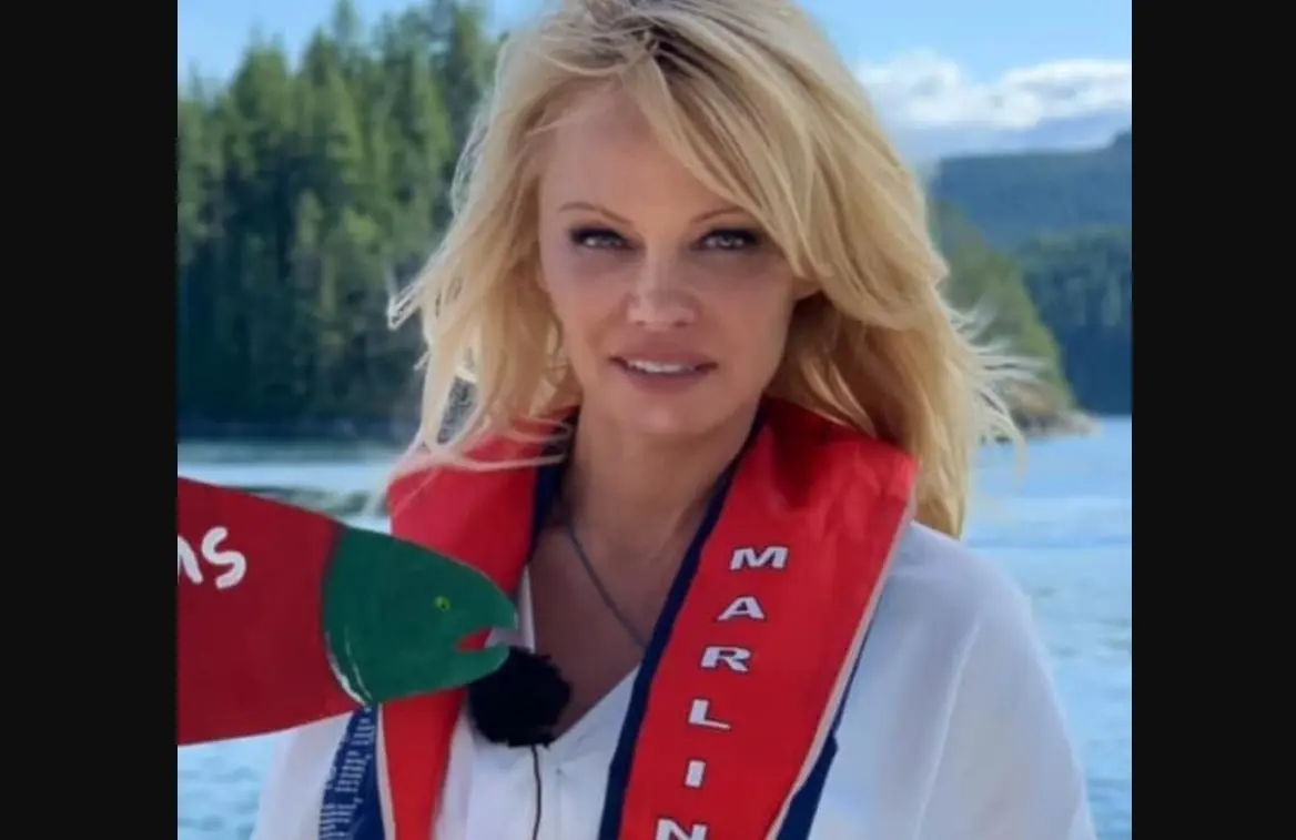 Ahora tiene 56 años, se casó 5 veces pero se divorció. Ha tenido apariciones especiales en las películas Baywatch y The Institute.