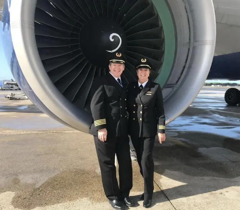 Esposos se jubilan como pilotos después de volar 30 años juntos. Foto: Instagram (margritf)