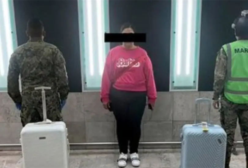 Detienen a Barbie con 10 kilos de metanfetamina en el Aeropuerto. 