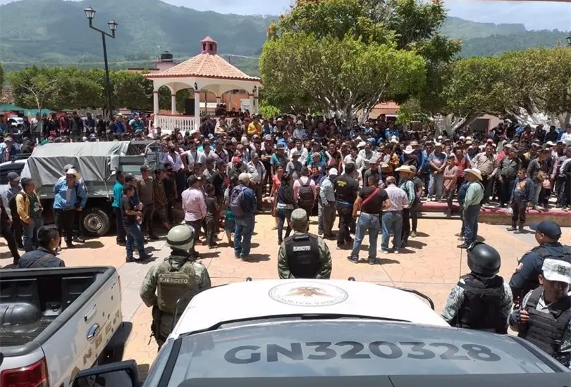 Continúan los rondines para garantizar la seguridad de las familias de la localidad. Continúan los rondines para garantizar la seguridad de las familias de la localidad.