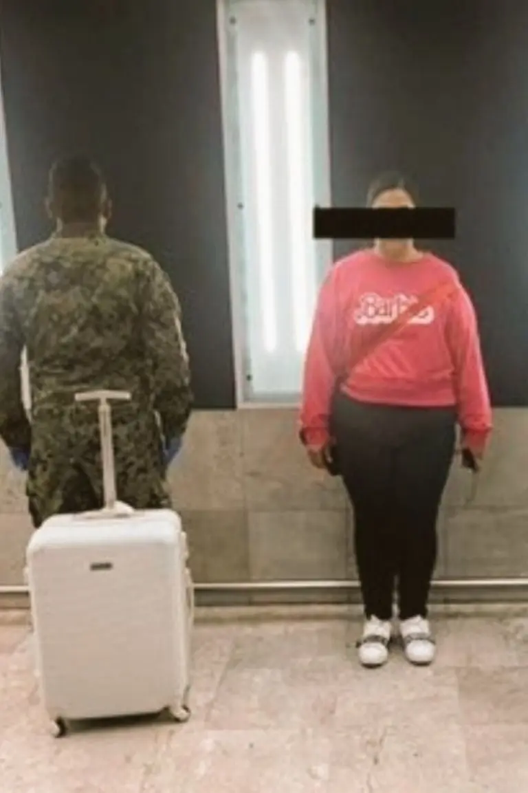 Detienen a Barbie con 10 kilos de metanfetamina en el Aeropuerto. Foto: Marina