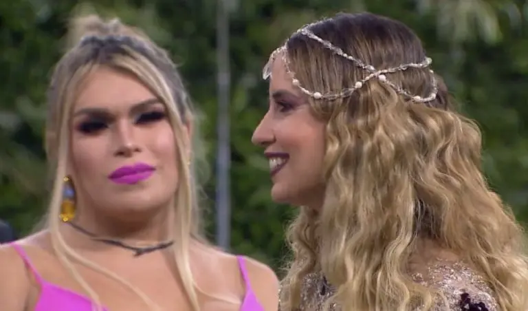 Wendy y Raquel Bigorra en la gala de eliminación, de La Casa de los Famosos.