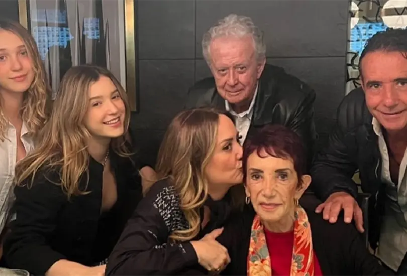 Andrea Legarreta se despide de su mamá Andrea Legarreta se despide de su mamá