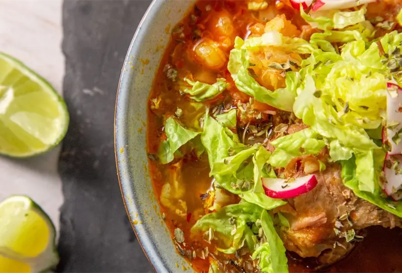 Si eres amante de esta tradicional y reconfortante comida, te presentamos cinco lugares destacados donde podr&aacute;s disfrutar de un aut&eacute;ntico y sabroso pozole.