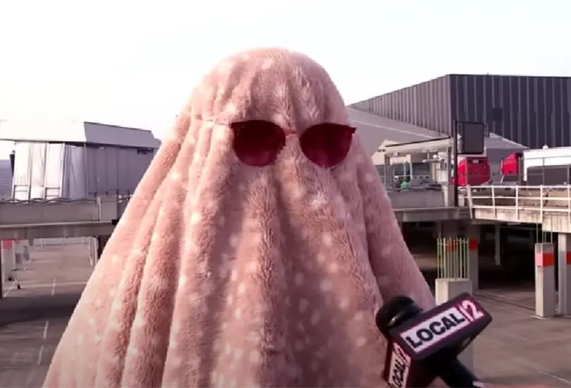 Fan de Taylor Swift se disfraza de fantasma Fan de Taylor Swift se disfraza de fantasma