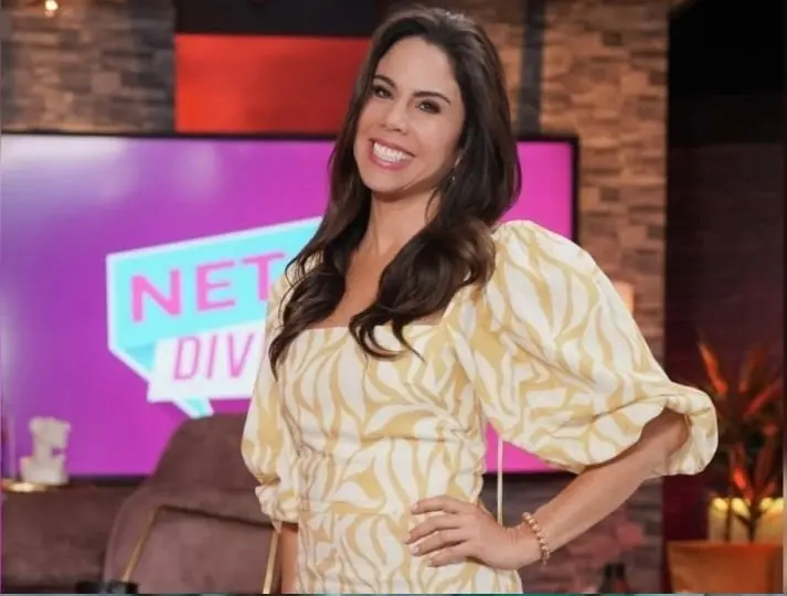 Paola Rojas luci&oacute; su belleza vestida de vedette