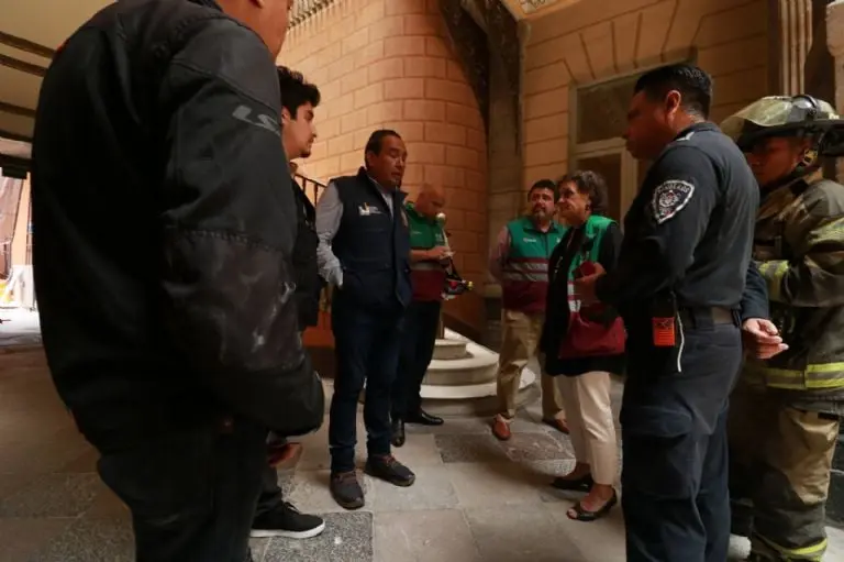 Cae elevador de 12 metros de altura en edificio de CDMX, deja un muerto. Foto: Protección Civil