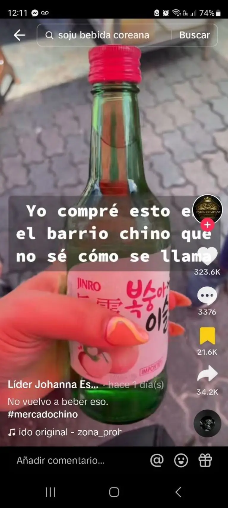 Mujer se emborracha con bebida coreana - Tomada de video