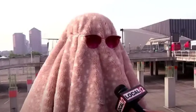 Fan de Taylor Swift se viste de fantasma (Redes sociales)