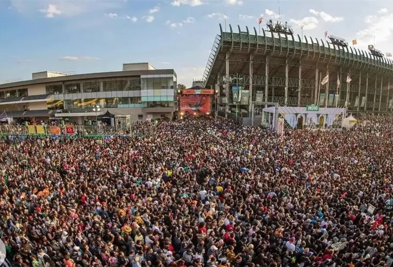 Los festivales de música en México ofrecen un escaparate vibrante de la escena musical nacional e internacional. Los festivales de música en México ofrecen un escaparate vibrante de la escena musical nacional e internacional.